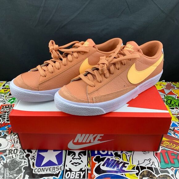 Nike Blazer Low '77 Desert Women's Various Sizes - Picture 1 of 12